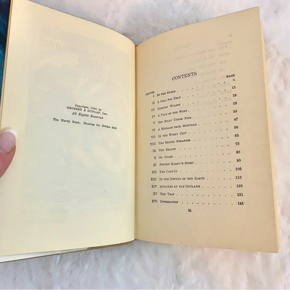1960s Vintage Publication of The Hardy Boys Hunting For Hidden Treasure - Picture 6 of 10